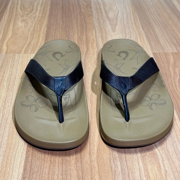 OluKai Ohana flip flops sandals, brown leather straps, size 8 women’s - Picture 6 of 10